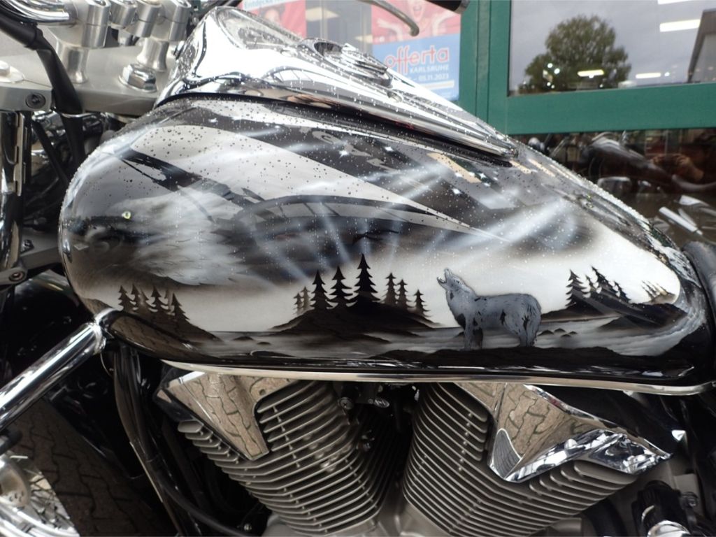 Fahrzeugabbildung Honda VTX 1300 Sonderlackierung Airbrush Ledertaschen