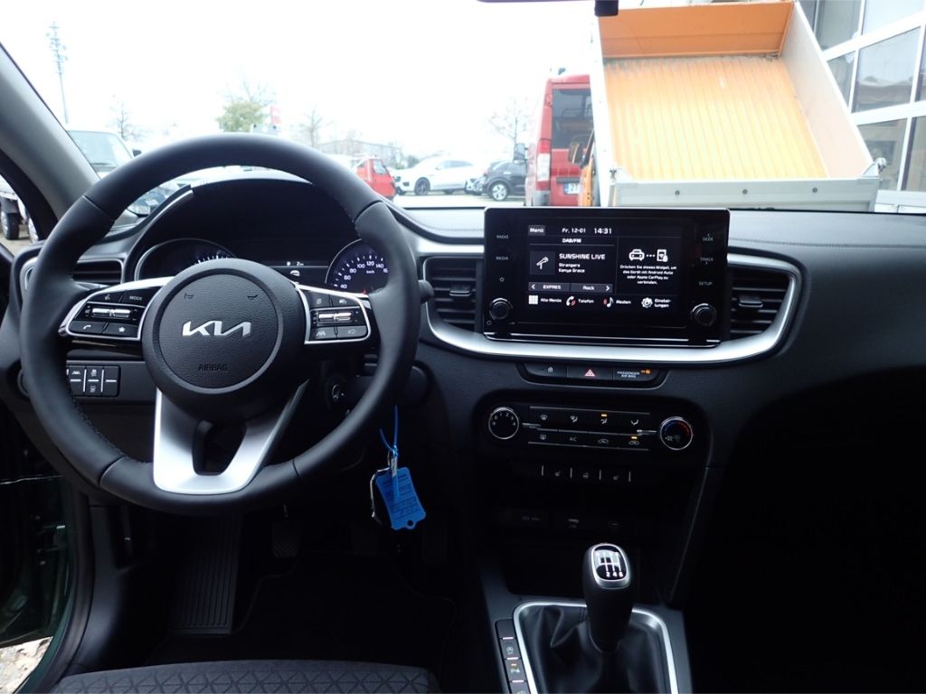 Fahrzeugabbildung Kia Ceed Edition 7 1.0 T-GDI Android Auto SHZ Spurha