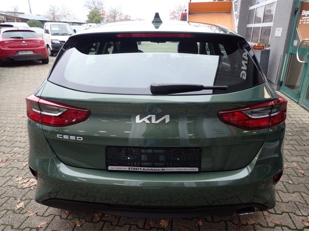 Fahrzeugabbildung Kia Ceed Edition 7 1.0 T-GDI Android Auto SHZ Spurha