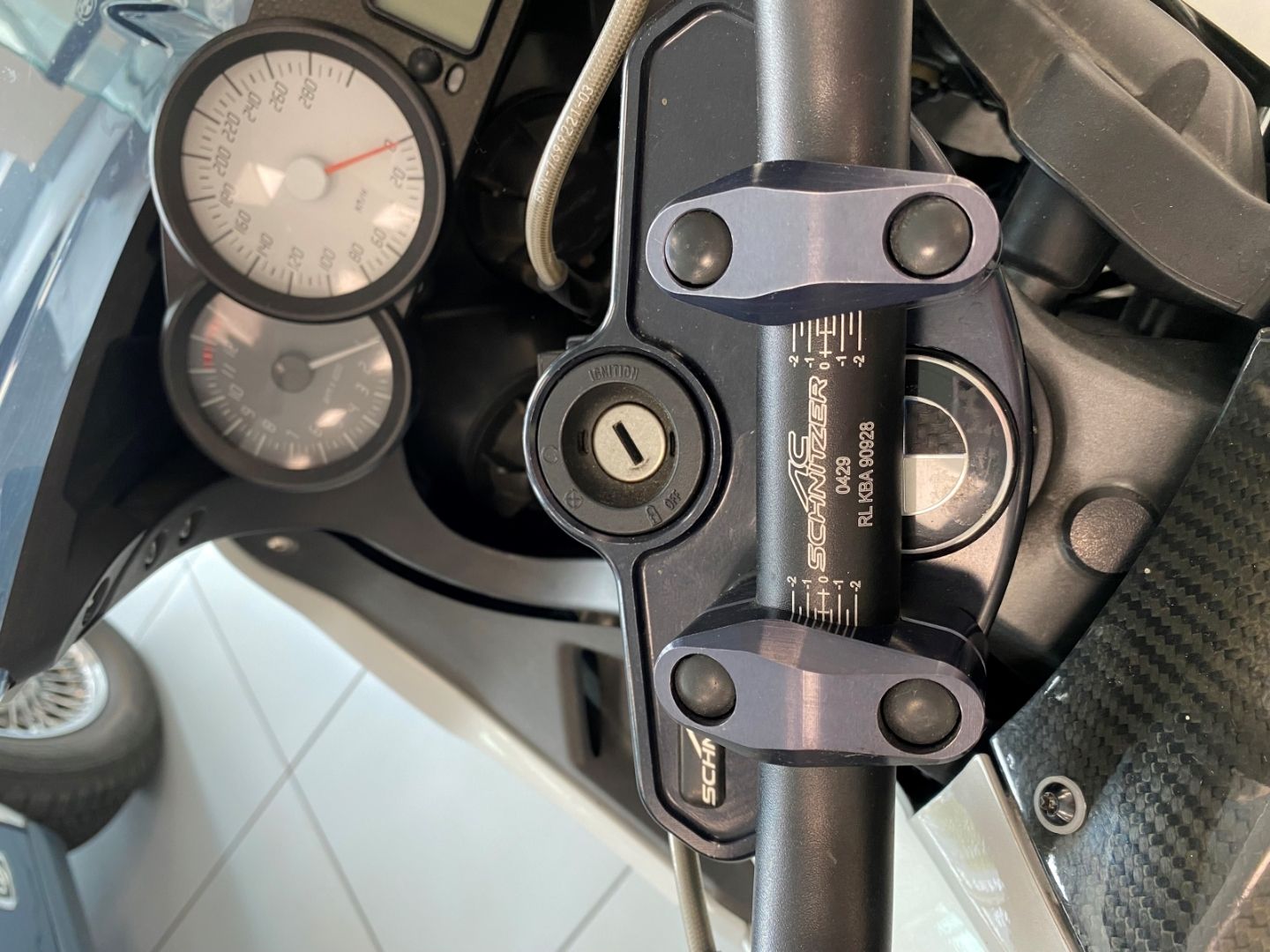 Fahrzeugabbildung BMW K 1300 S R GT Carbon AC Schnitzer Superbike Lenk