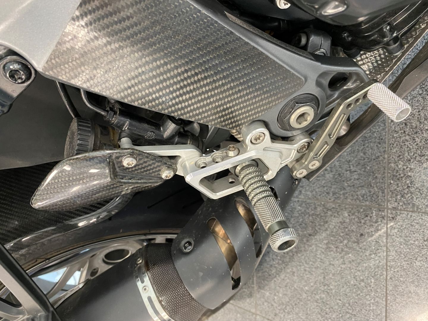 Fahrzeugabbildung BMW K 1300 S R GT Carbon AC Schnitzer Superbike Lenk