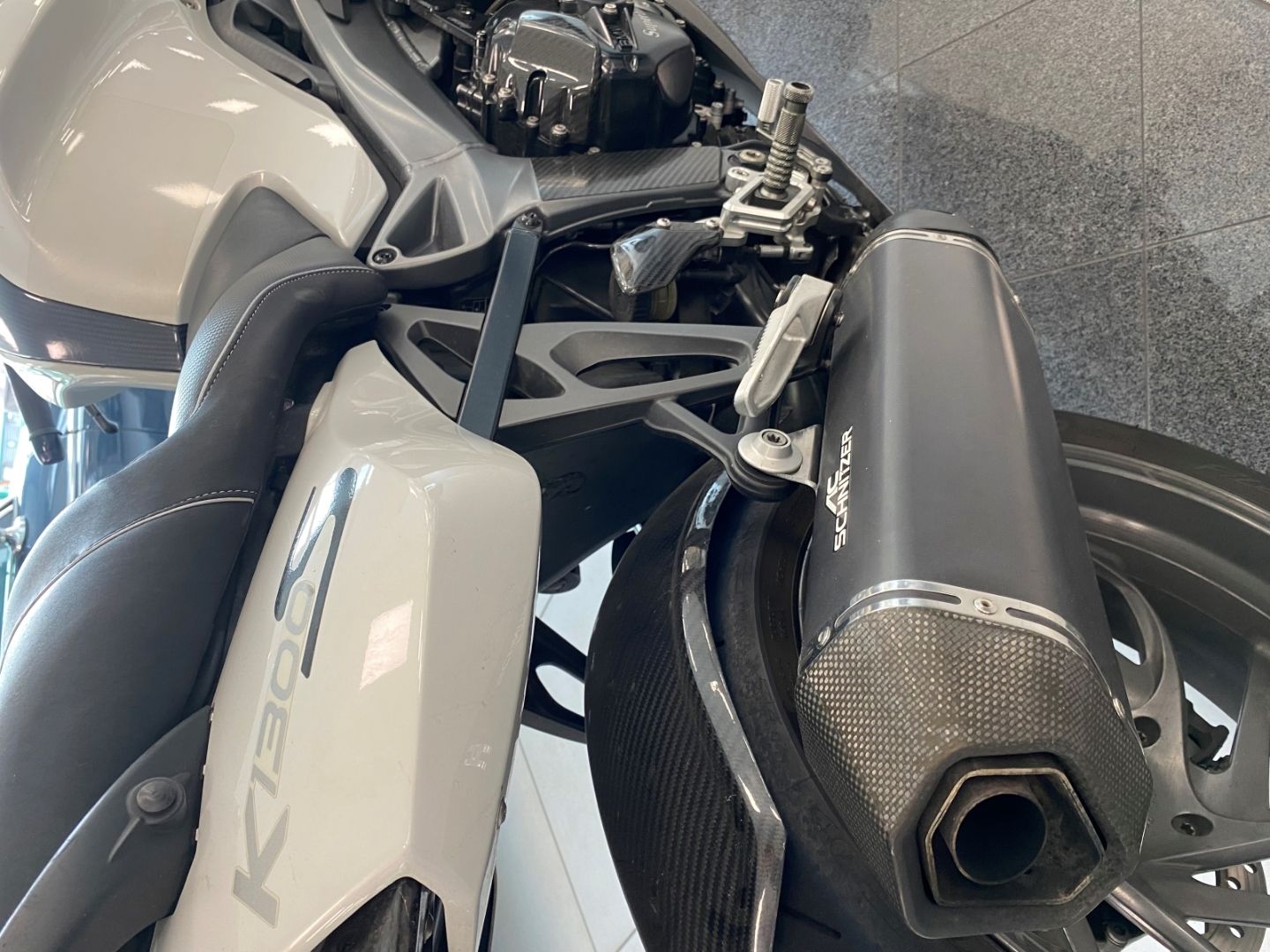 Fahrzeugabbildung BMW K 1300 S R GT Carbon AC Schnitzer Superbike Lenk