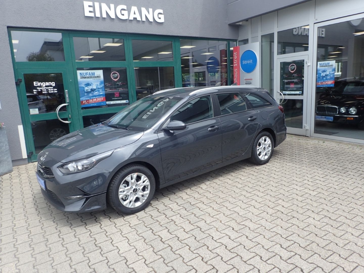 Fahrzeugabbildung Kia Ceed_sw Edition 7 1.0 T-GDI Emotion Paket, Drive