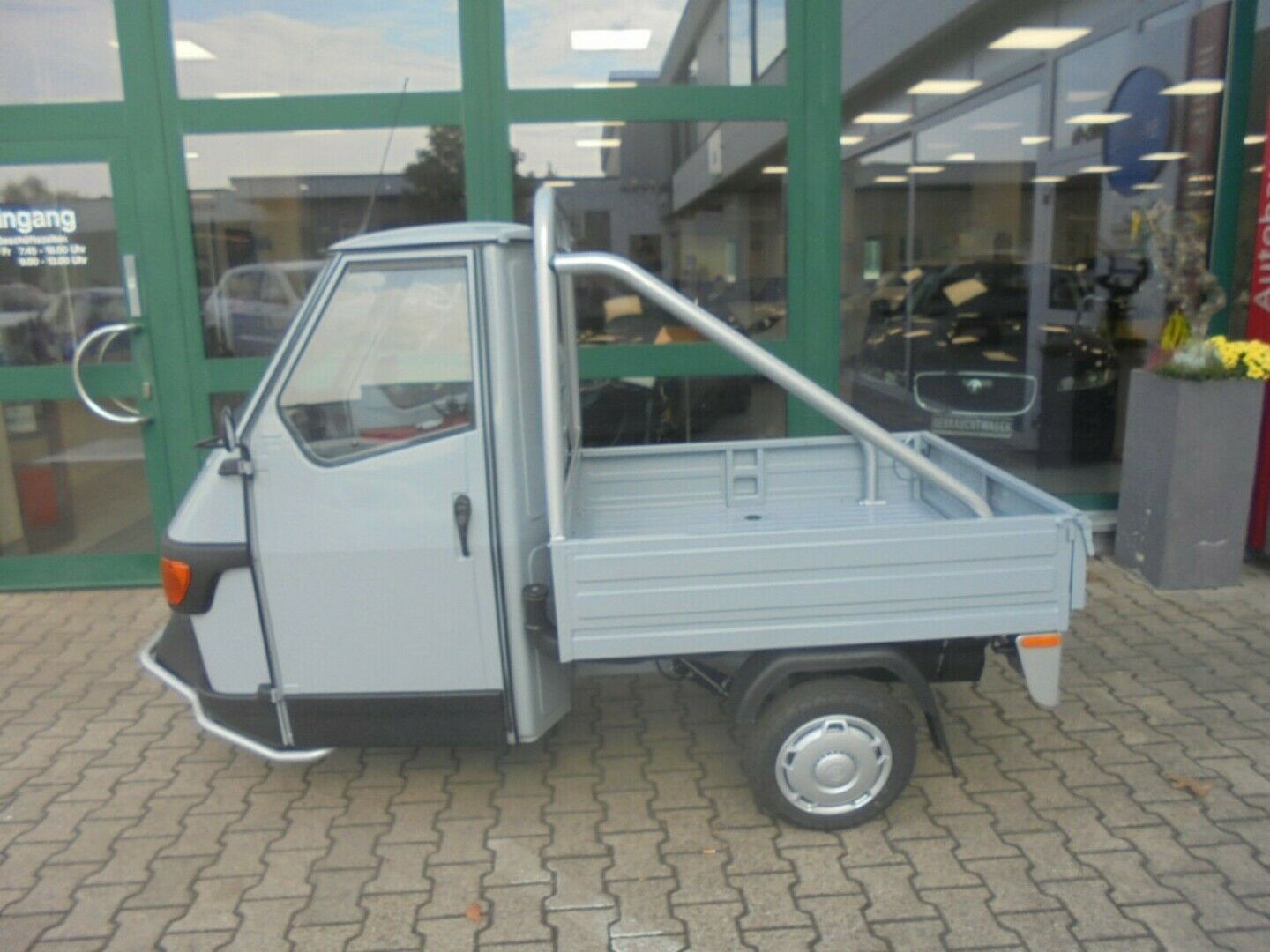 Fahrzeugabbildung Piaggio Ape 50 Cross grau,Lieferung in ganz Deutschland