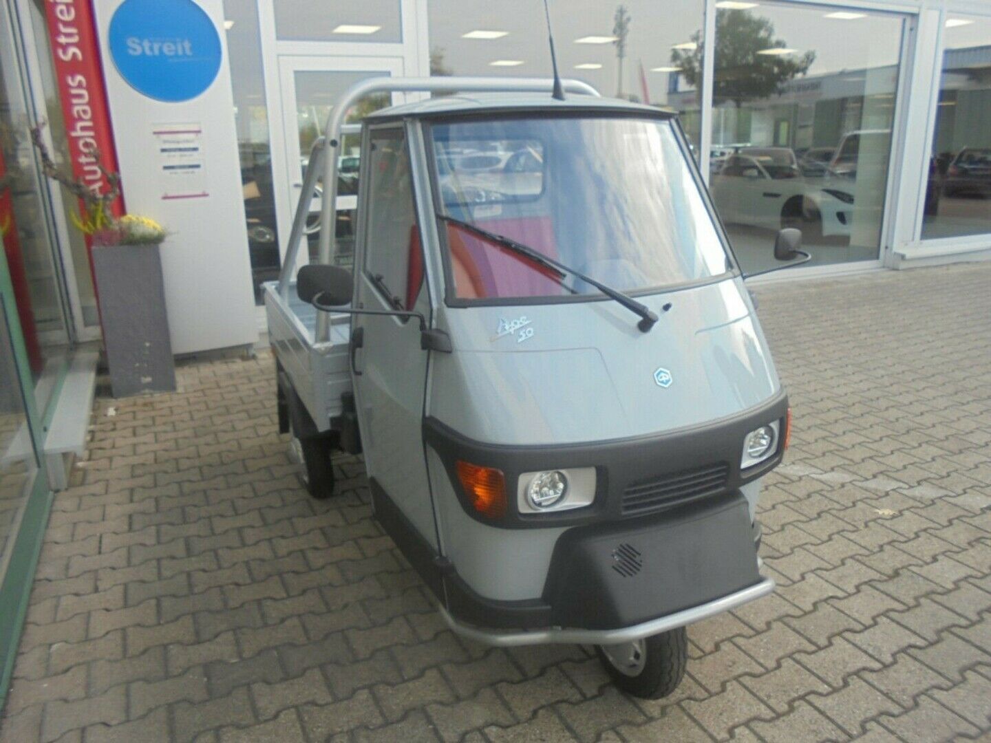 Fahrzeugabbildung Piaggio Ape 50 Cross grau,Lieferung in ganz Deutschland