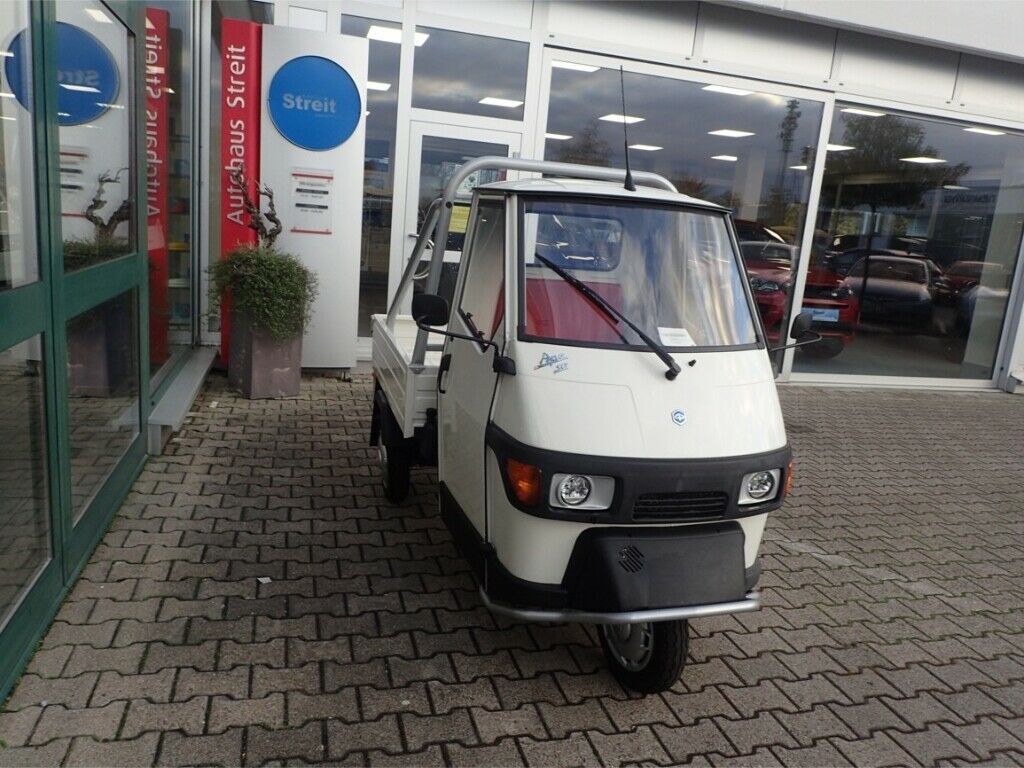 Fahrzeugabbildung Piaggio Ape 50 Cross weiß, Lieferung in ganz Deutschland