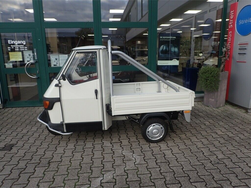 Fahrzeugabbildung Piaggio Ape 50 Cross weiß, Lieferung in ganz Deutschland