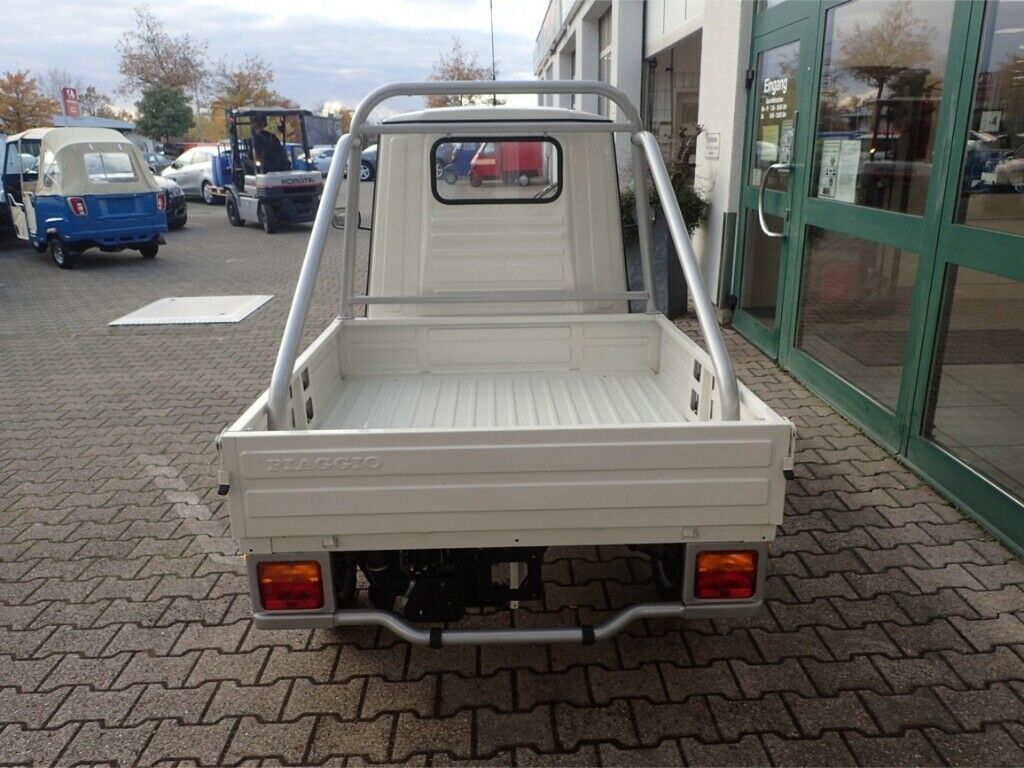 Fahrzeugabbildung Piaggio Ape 50 Cross weiß, Lieferung in ganz Deutschland