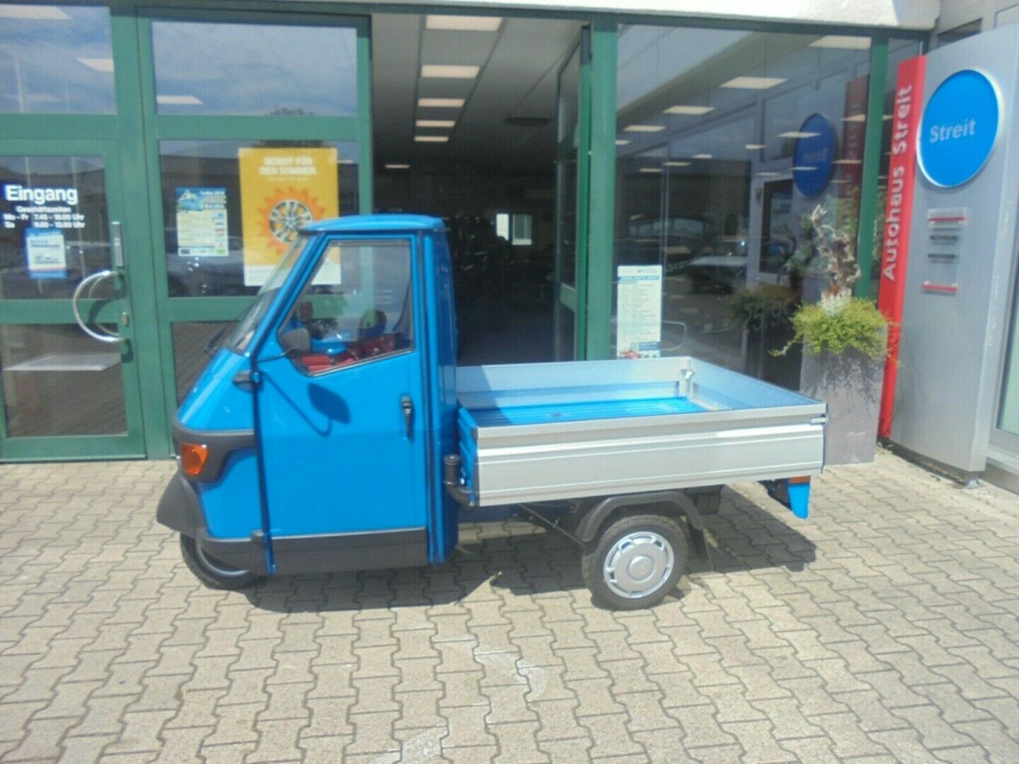 Fahrzeugabbildung Piaggio Ape 50 Pritsche ALU Blau, auch als 25kmh erhältl