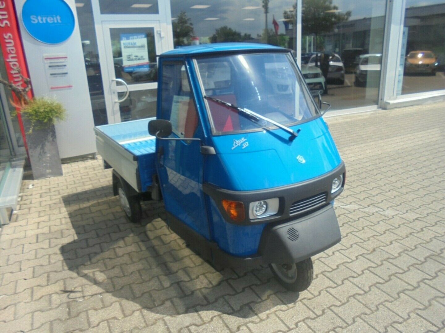 Fahrzeugabbildung Piaggio Ape 50 Pritsche ALU Blau, auch als 25kmh erhältl