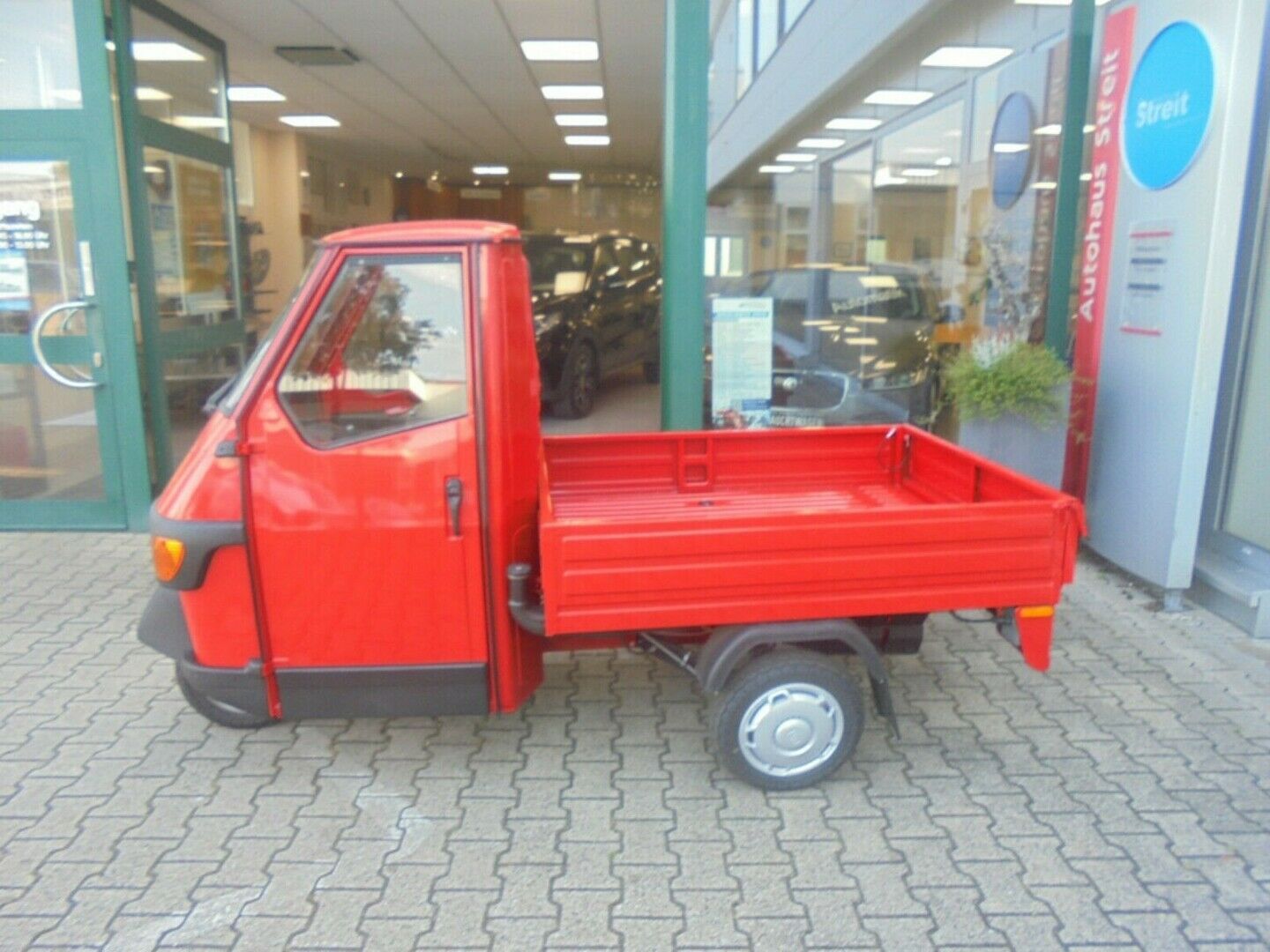 Fahrzeugabbildung Piaggio Ape 50 Pritsche Stahl rot, auch als 25kmh erhält