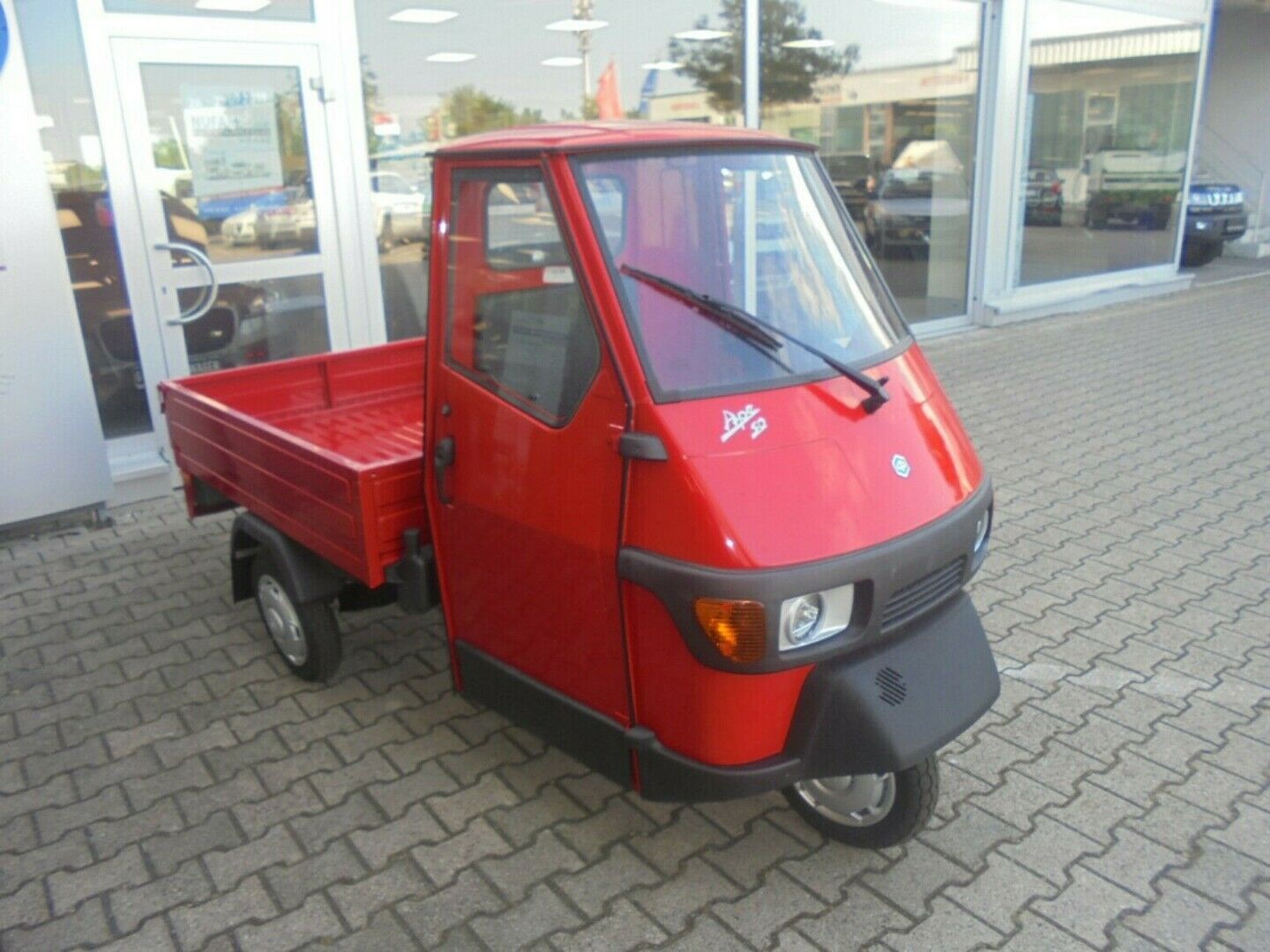 Fahrzeugabbildung Piaggio Ape 50 Pritsche Stahl rot, auch als 25kmh erhält