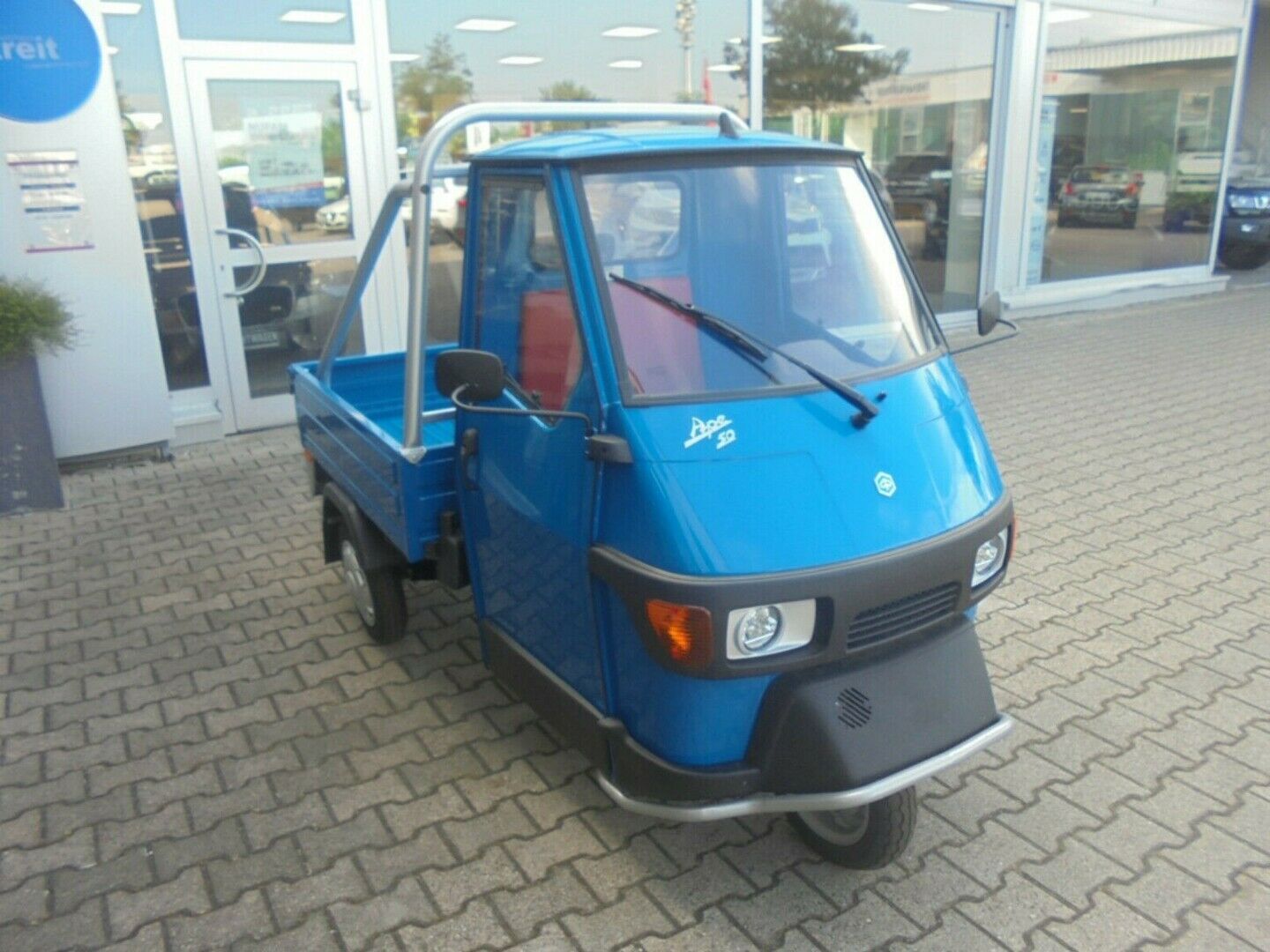 Fahrzeugabbildung Piaggio Ape 50 Cross Blau,Lieferung in ganz Deutschland