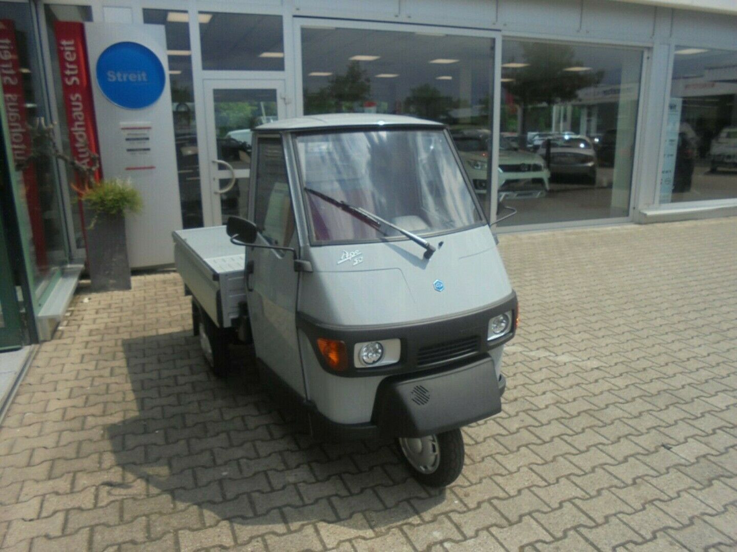 Fahrzeugabbildung Piaggio Ape 50 Pritsche ALU Grau, auch als 25kmh erhältl