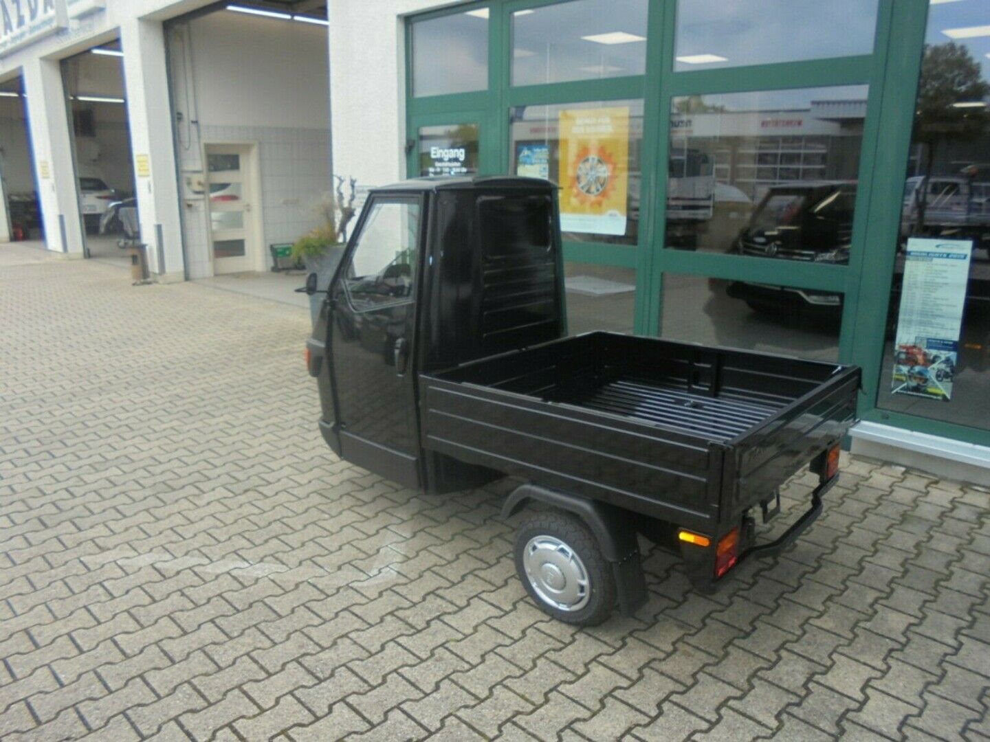 Fahrzeugabbildung Piaggio Ape 50 Pritsche stahl Schwarz, auch als 25kmh er