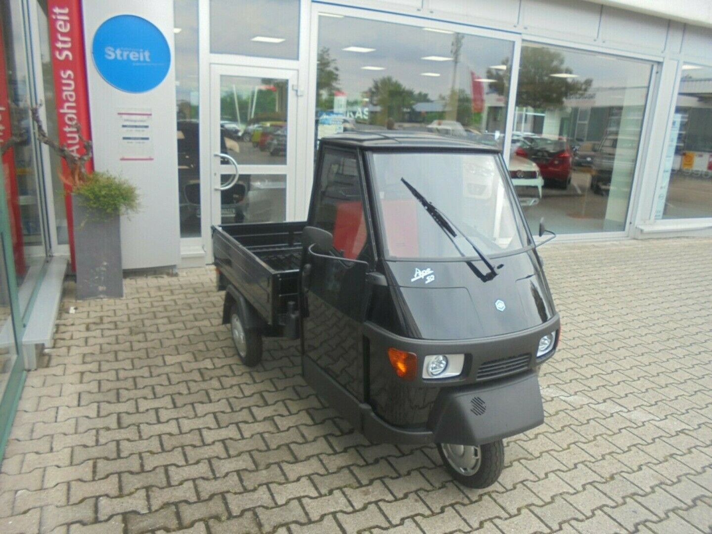 Fahrzeugabbildung Piaggio Ape 50 Pritsche stahl Schwarz, auch als 25kmh er