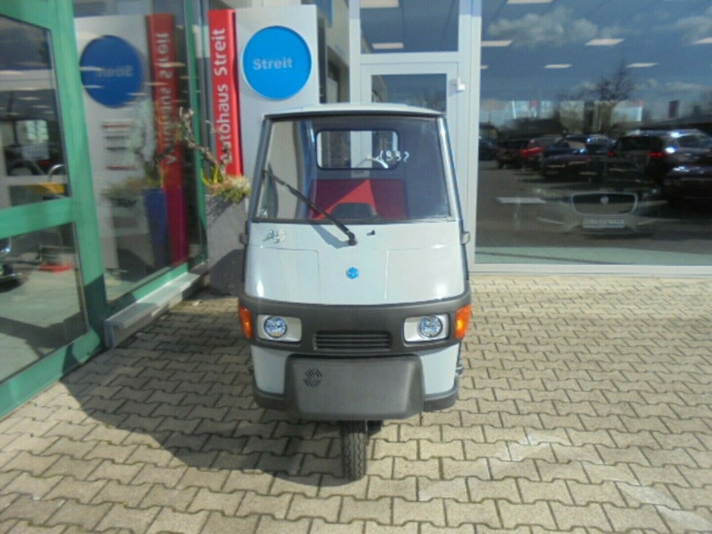 Fahrzeugabbildung Piaggio Ape 50 Pritsche Stahl grau,auch als 25kmh erhält