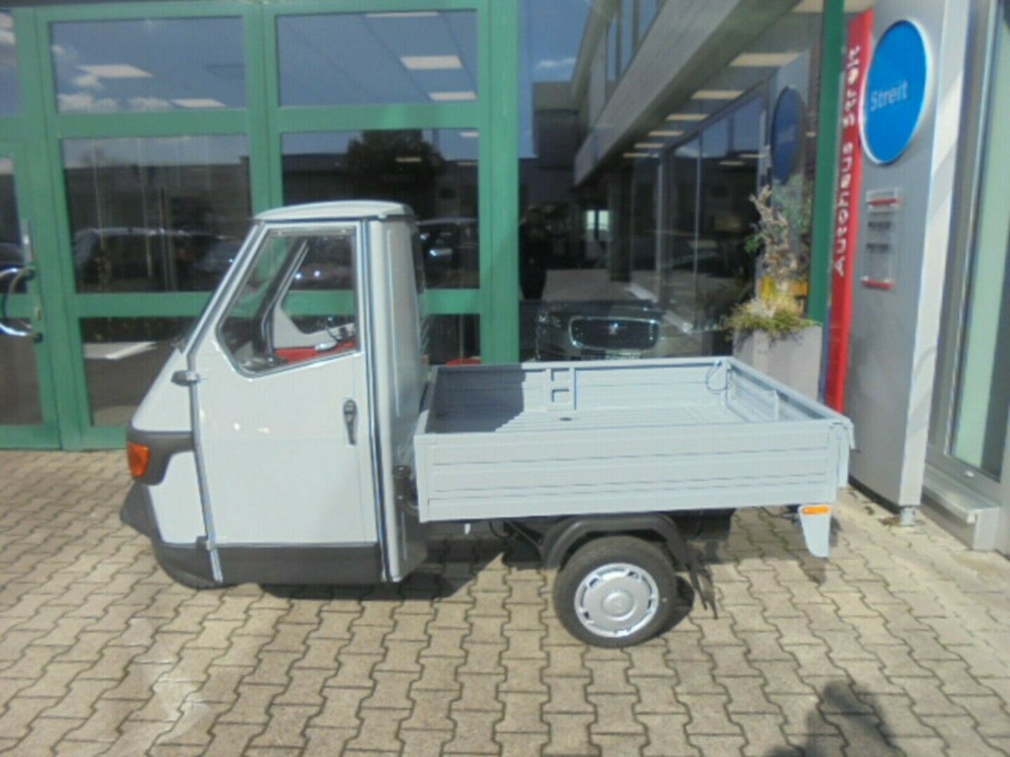 Fahrzeugabbildung Piaggio Ape 50 Pritsche Stahl grau,auch als 25kmh erhält