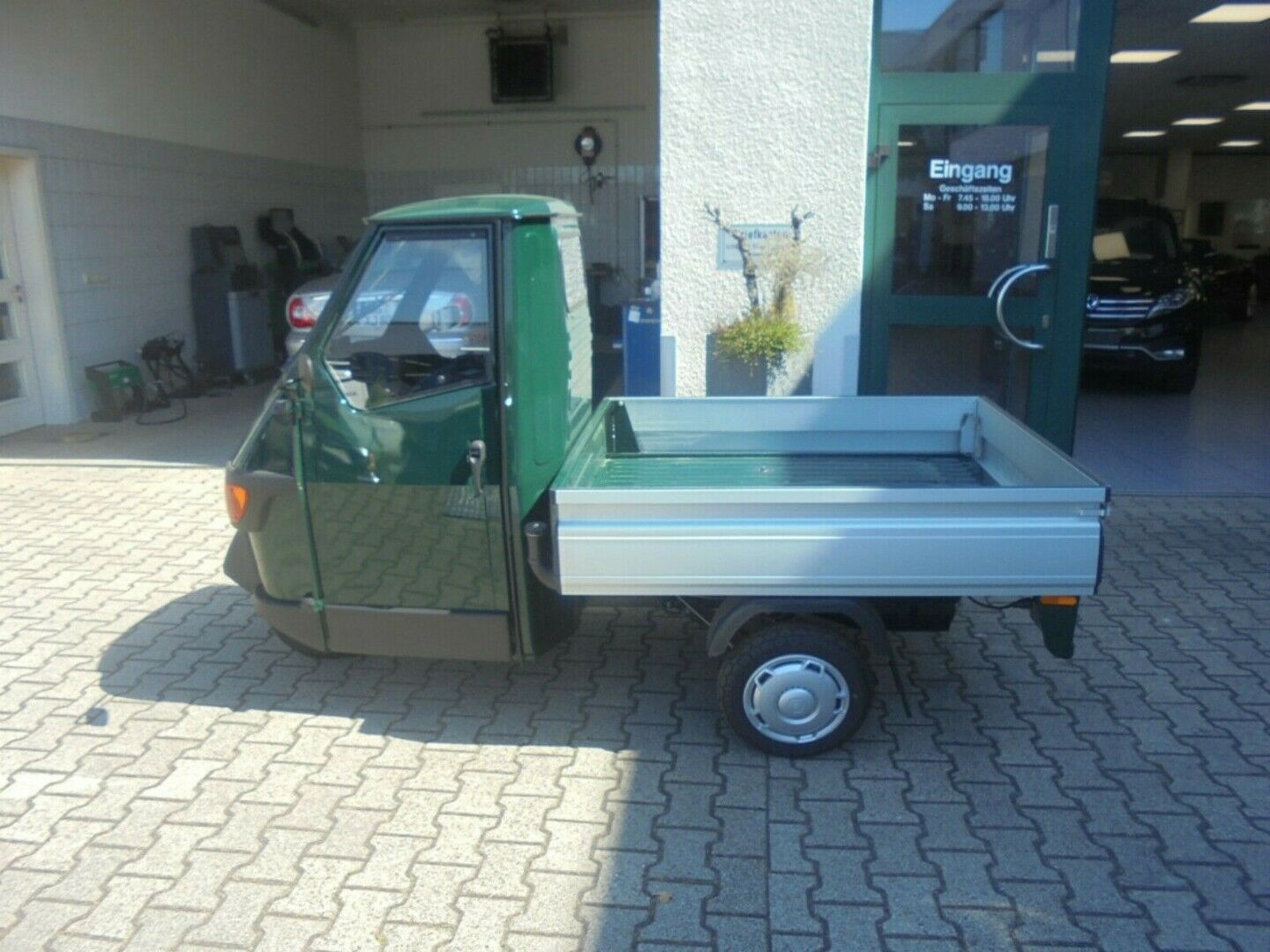 Fahrzeugabbildung Piaggio Ape 50 Pritsche Alu grün, auch als 25kmh erhältl