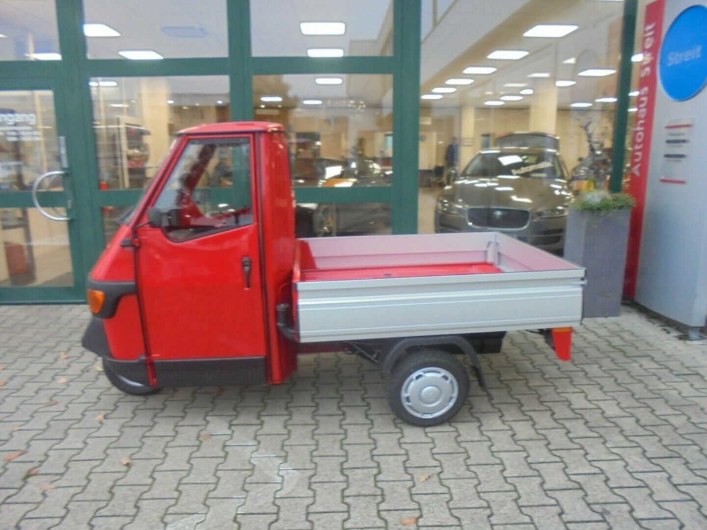 Fahrzeugabbildung Piaggio Ape 50 Pritsche ALU rot, auch als 25kmh erhältli