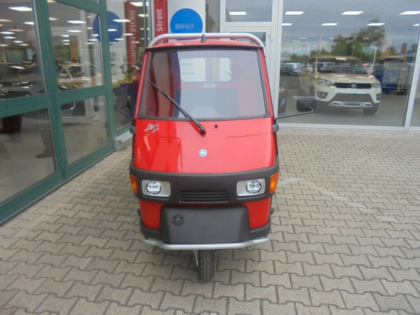 Fahrzeugabbildung Piaggio Ape 50 Cross rot,Lieferung in ganz Deutschland