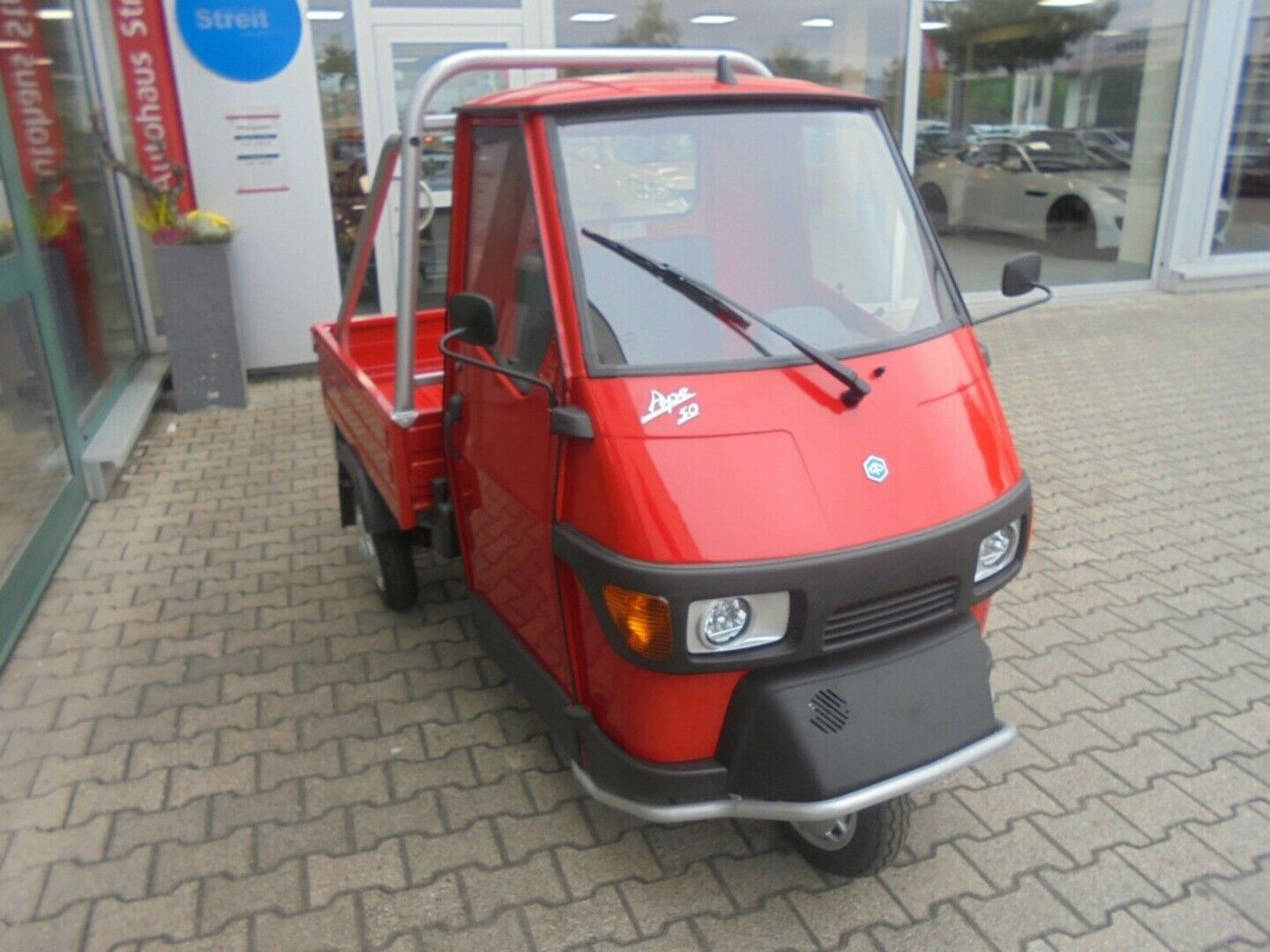 Fahrzeugabbildung Piaggio Ape 50 Cross rot,Lieferung in ganz Deutschland