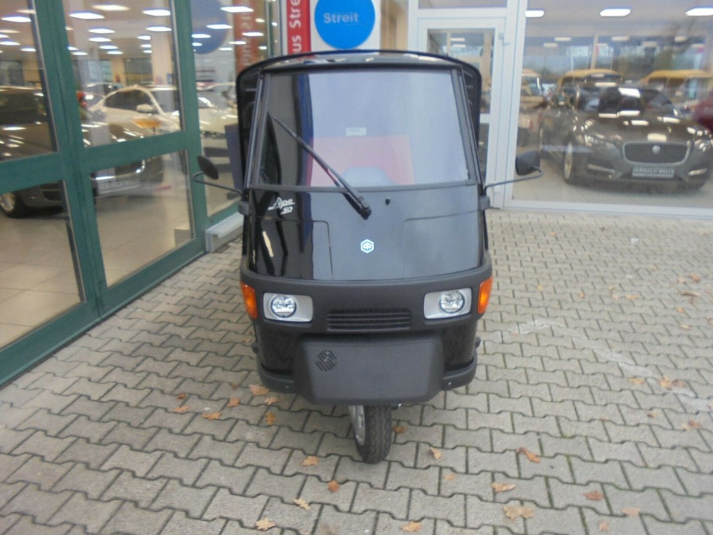 Fahrzeugabbildung Piaggio Ape 50 Kasten schwarz, auch als 25kmh erhältlich