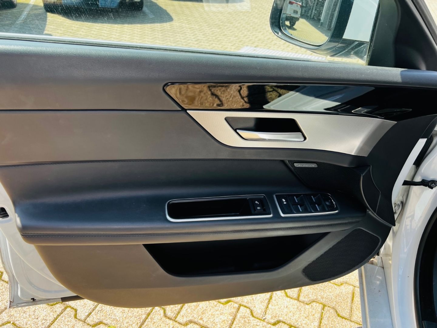 Fahrzeugabbildung Jaguar XF SPORTBRAKE Portfolio 30d Motorschaden