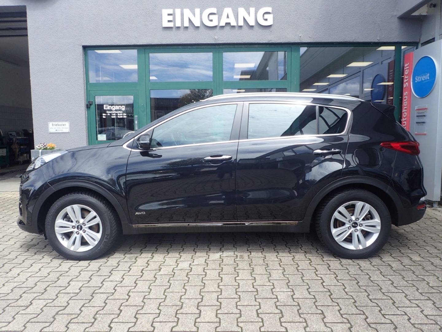 Fahrzeugabbildung Kia Sportage GT Line 4WD 1.6 T-GDI Navi Leder JBL Kl