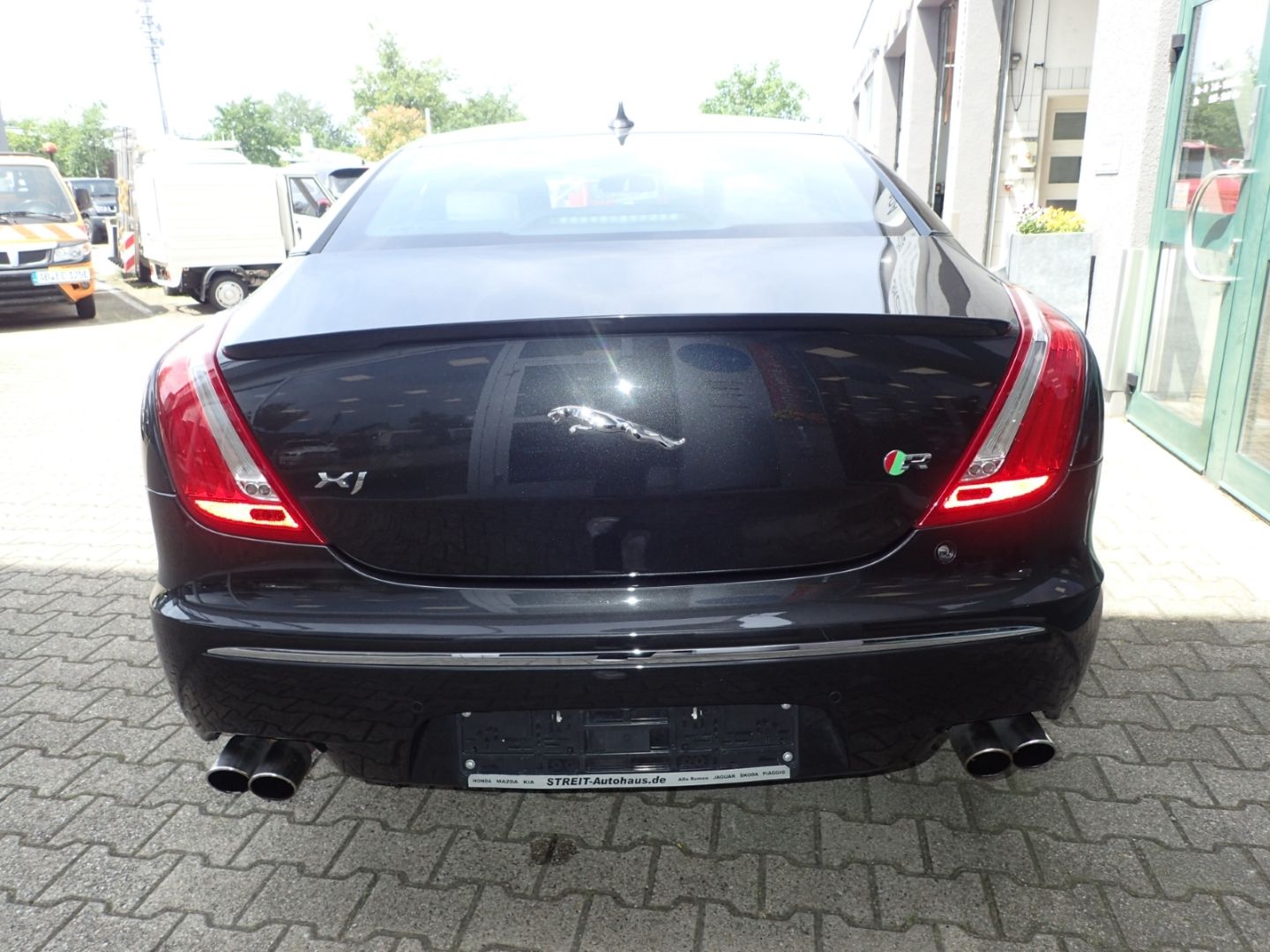 Fahrzeugabbildung Jaguar XJR 5.0 V8 Kompr. ACC Klimasitze Memory Sitze Bi