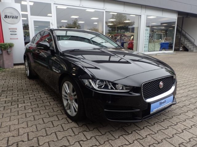 Fahrzeugabbildung Jaguar XE Prestige 20t Leder Soundsystem Bi-Xenon e-Sit