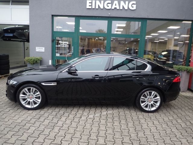 Fahrzeugabbildung Jaguar XE Prestige 20t Leder Soundsystem Bi-Xenon e-Sit