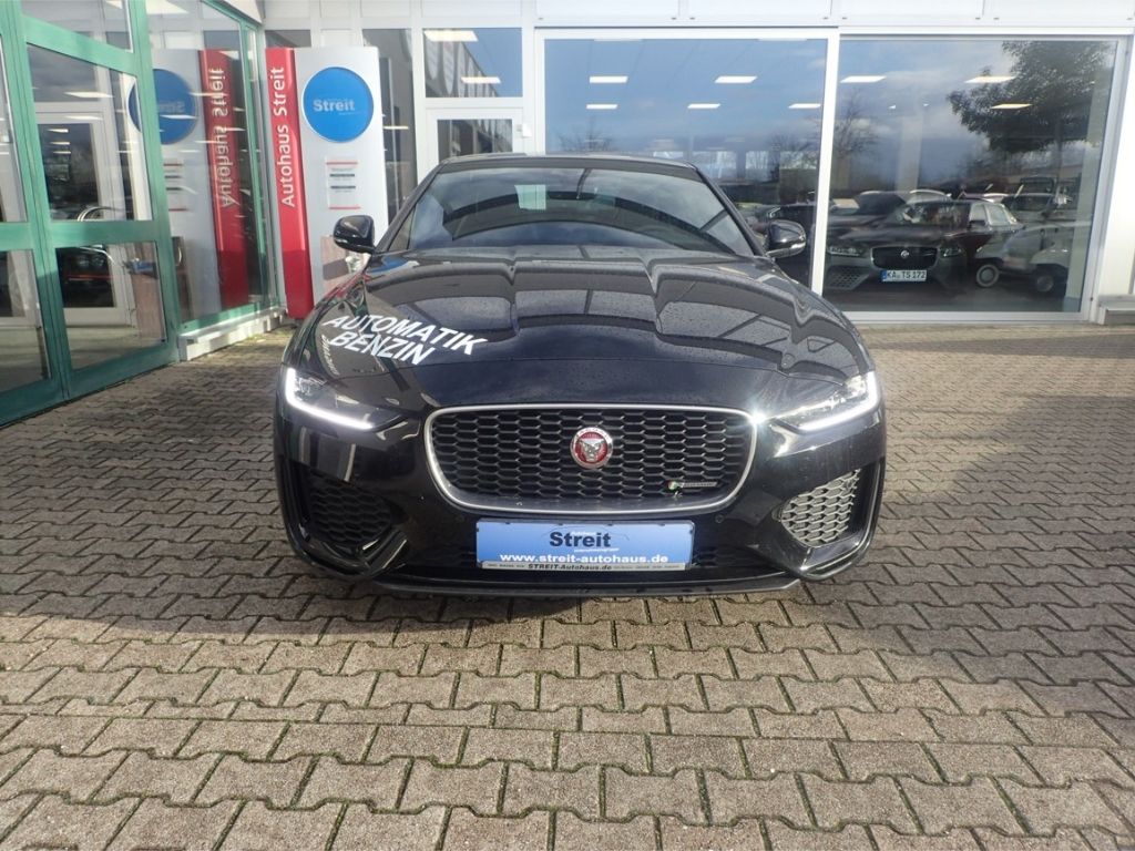 Fahrzeugabbildung Jaguar XE 2.0 R-Dynamic 4WD Matrix LED elektr. Sitze Ap