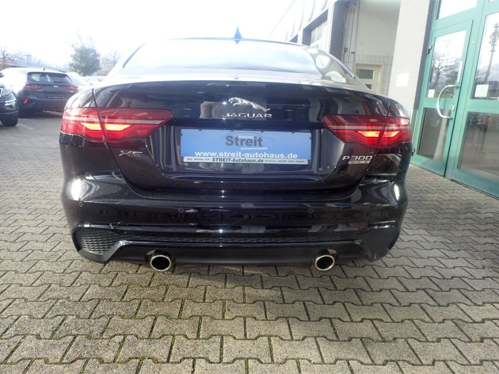 Fahrzeugabbildung Jaguar XE 2.0 R-Dynamic 4WD Matrix LED elektr. Sitze Ap