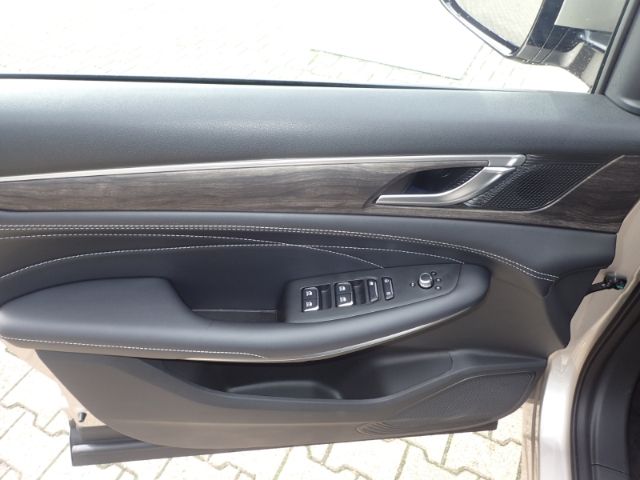 Fahrzeugabbildung DFSK Fengon E5 PHEV El. Panodach digitales Cockpit So