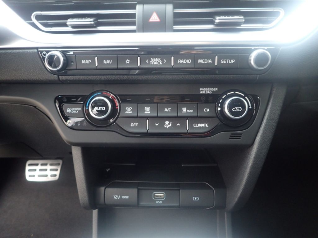 Fahrzeugabbildung Kia Niro e-Spirit 3-Phasen On Board Charger, Technik