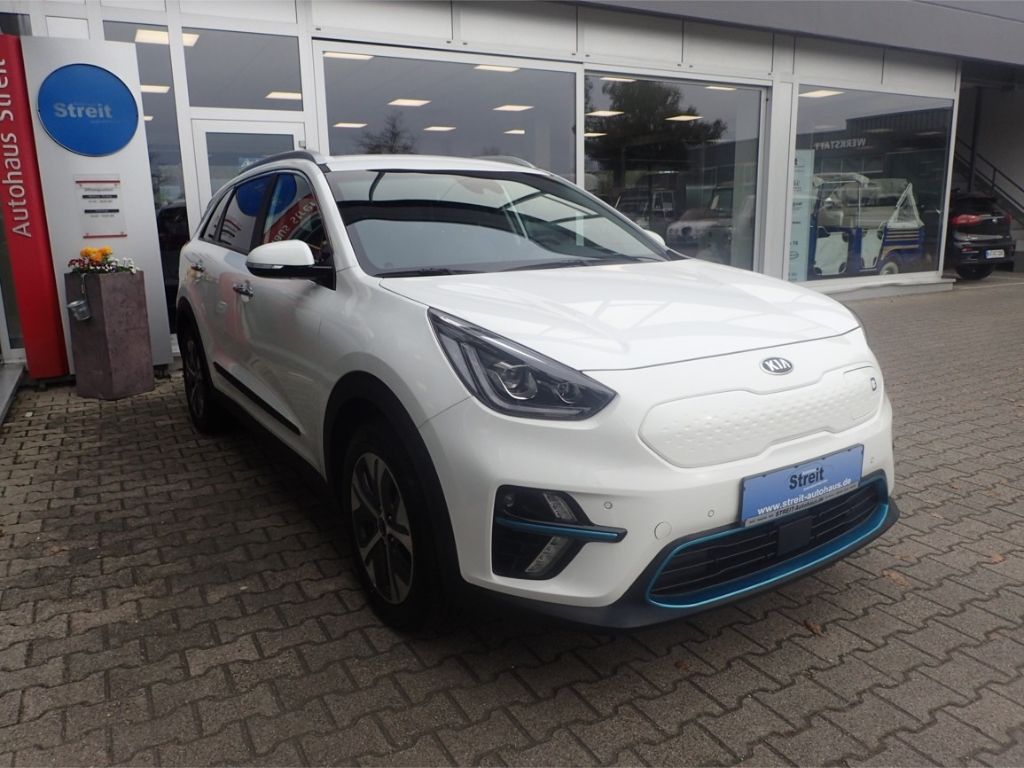 Fahrzeugabbildung Kia Niro e-Spirit 3-Phasen On Board Charger, Technik