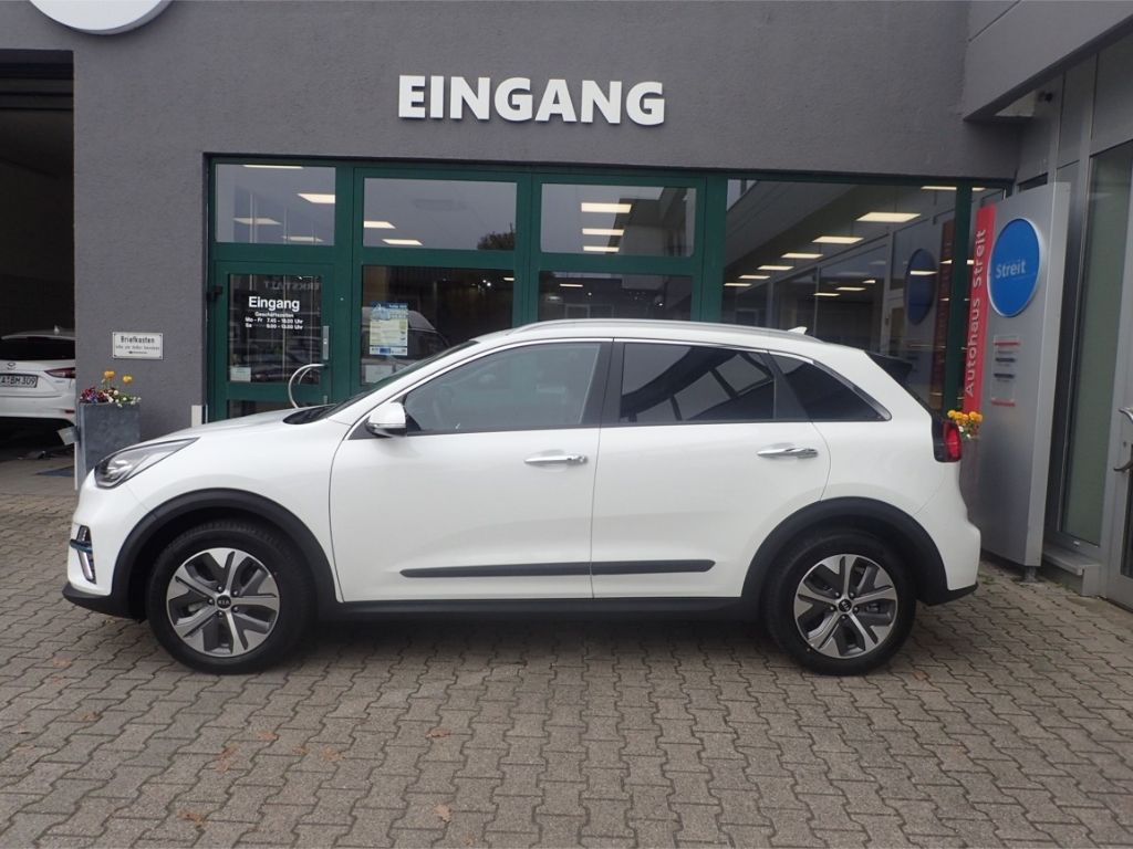 Fahrzeugabbildung Kia Niro e-Spirit 3-Phasen On Board Charger, Technik