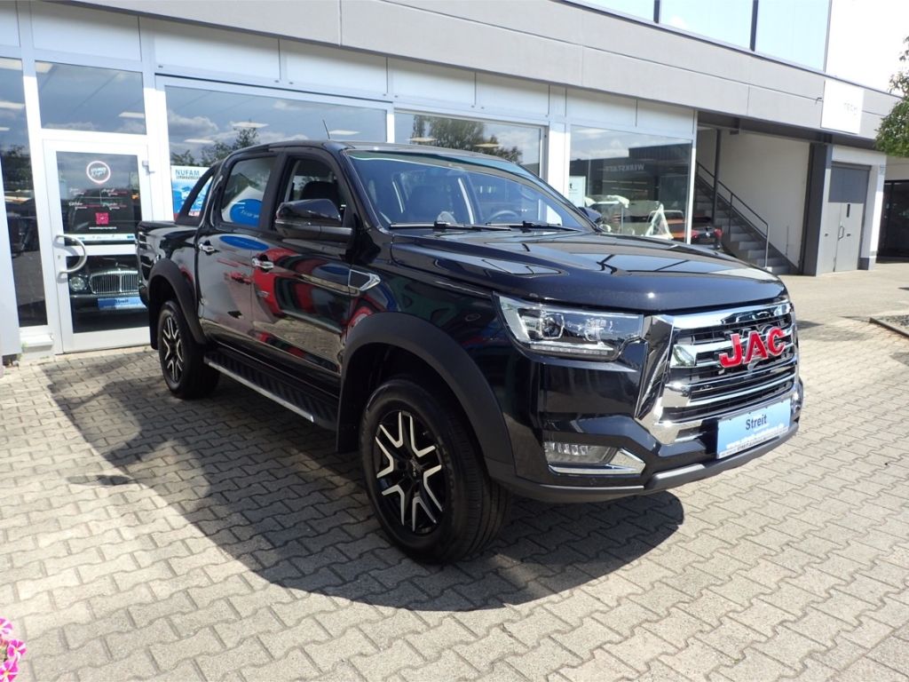 Fahrzeugabbildung JAC 8 Pro 2.4 4x4 2,5T Anhängelast inkl Überführungs