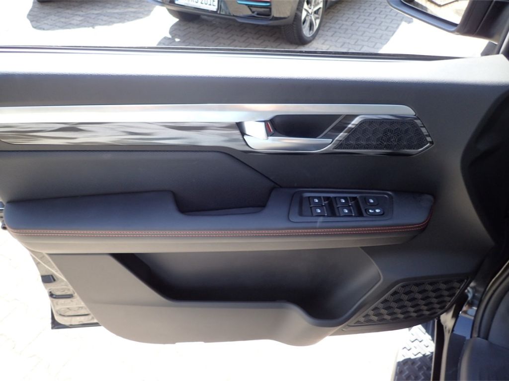 Fahrzeugabbildung JAC 8 Pro 2.4 4x4 2,5T Anhängelast inkl Überführungs