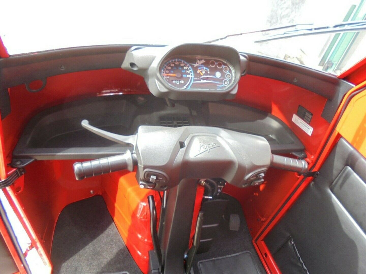 Fahrzeugabbildung Piaggio Ape 50 Kasten rot, auch als 25kmh erhältlich*
