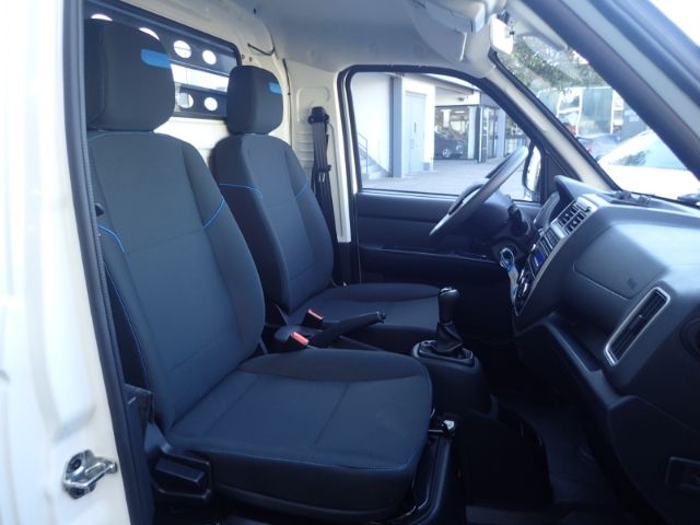 Fahrzeugabbildung Piaggio Porter NP6 3-Seitenkipper TW LPG 3,0m SR HDTOP-P