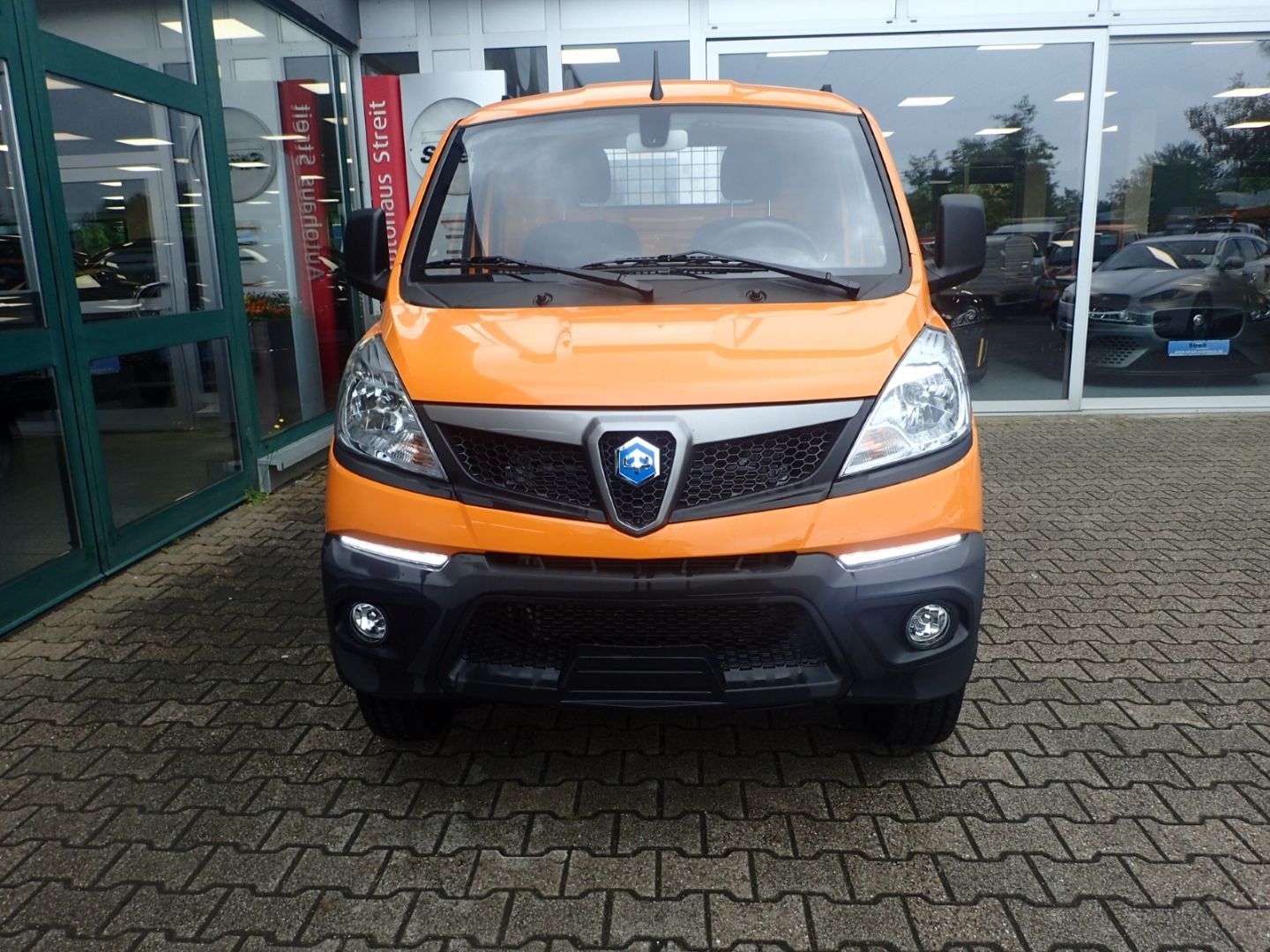 Fahrzeugabbildung Piaggio Porter NP6 SW Kipper LR 2,2m Pritschenlänge LPG