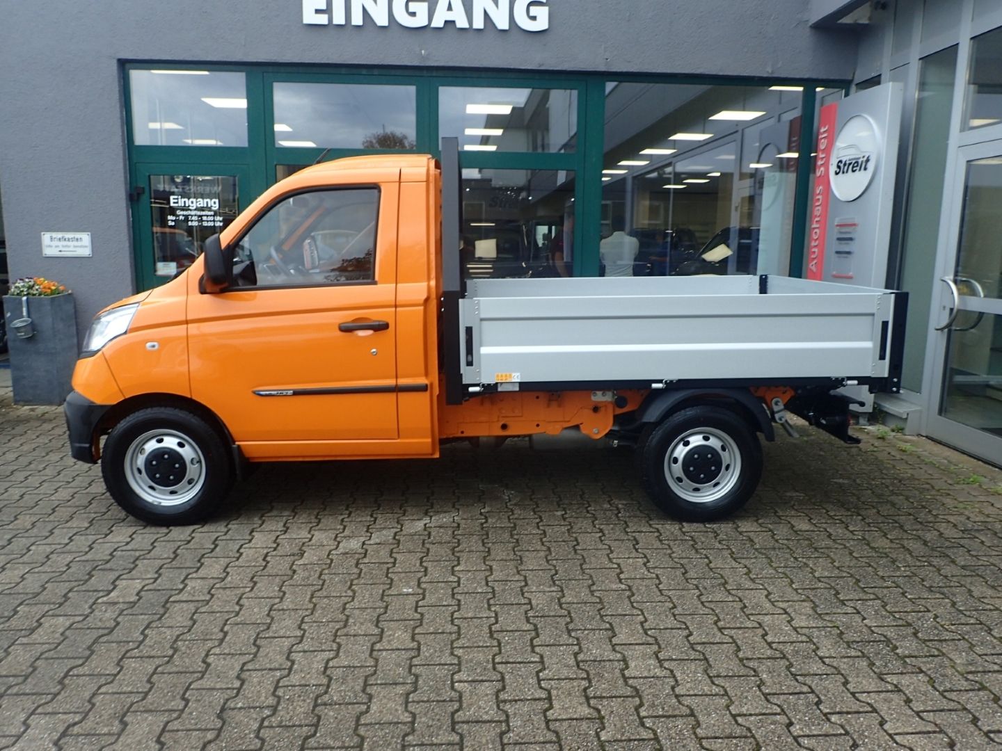 Fahrzeugabbildung Piaggio Porter NP6 SW Kipper LR 2,2m Pritschenlänge LPG