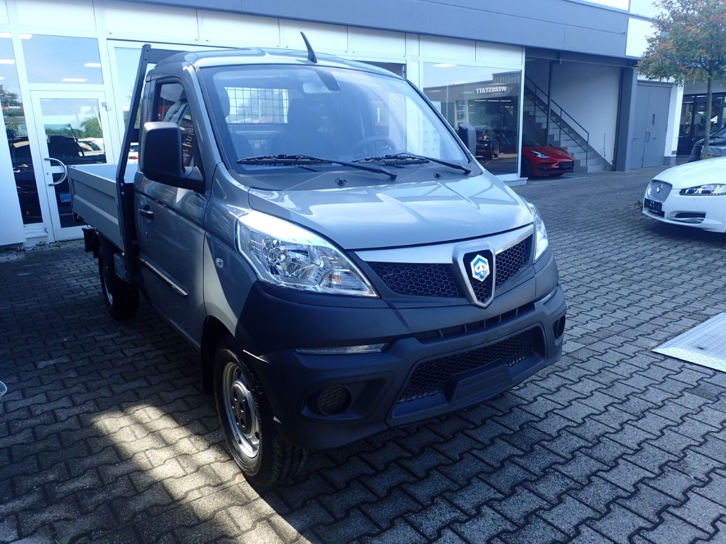 Fahrzeugabbildung Piaggio Porter NP6 SW Kipper LR 2,2m Pritschenlänge LPG