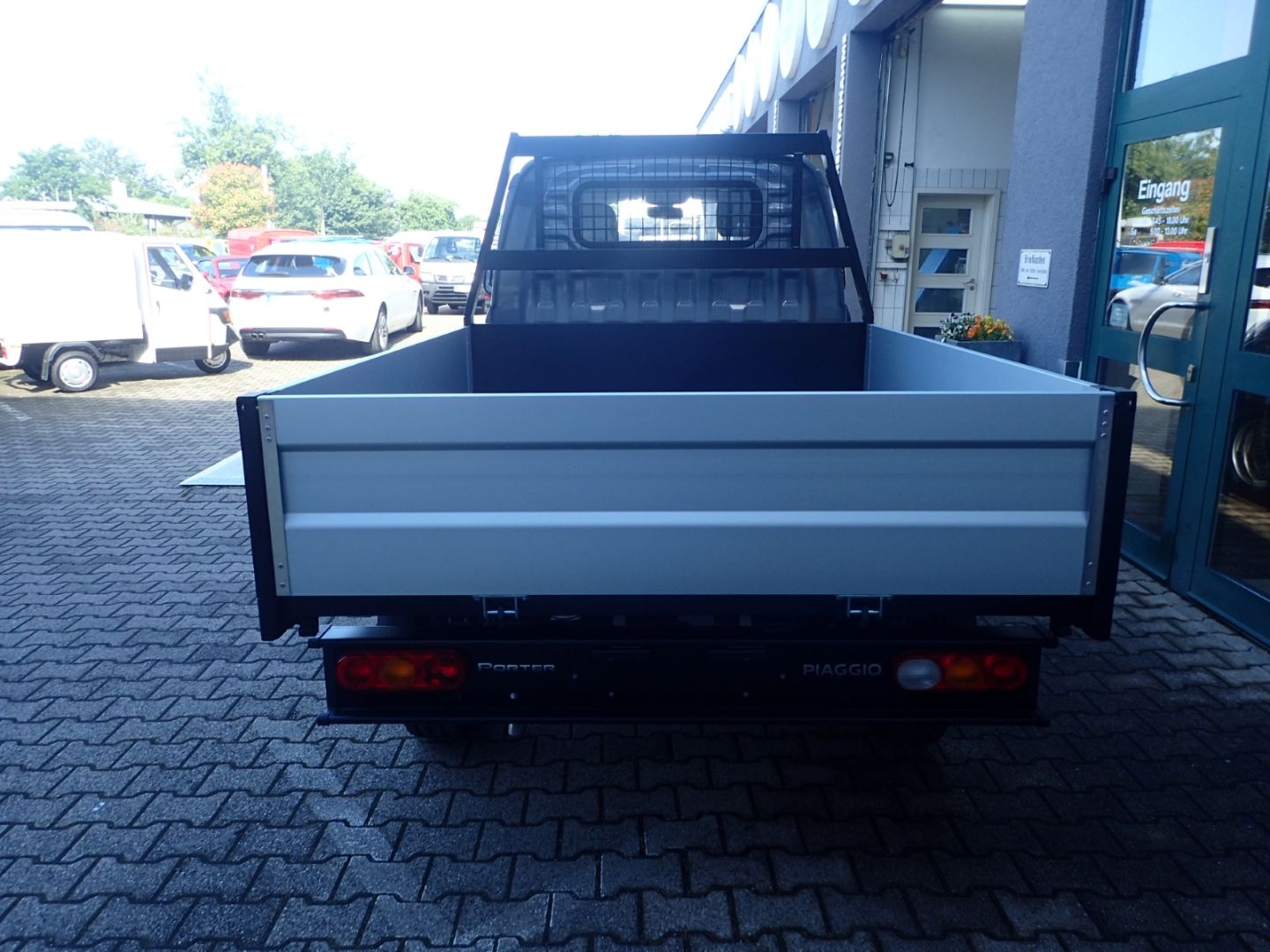 Fahrzeugabbildung Piaggio Porter NP6 SW Kipper LR 2,2m Pritschenlänge LPG