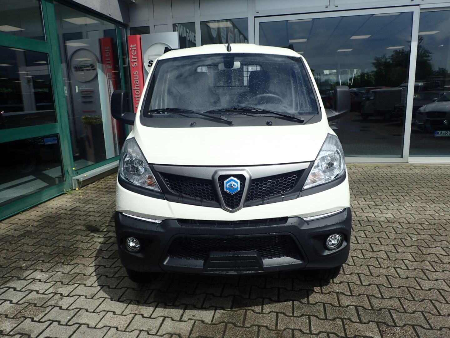 Fahrzeugabbildung Piaggio Porter NP6 TW Kipper LR 2,53m Pritschenlänge LPG