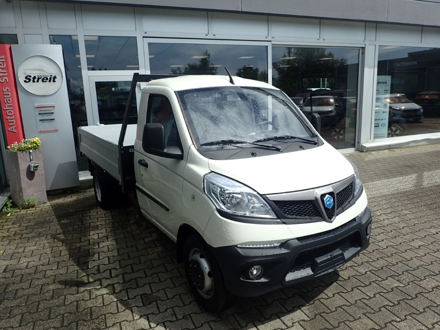 Fahrzeugabbildung Piaggio Porter NP6 TW Kipper LR 2,53m Pritschenlänge LPG