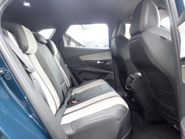 Fahrzeugabbildung Peugeot 3008 Hybrid4 300 GT 1.6 Plug-In Easy-Paket Alcan