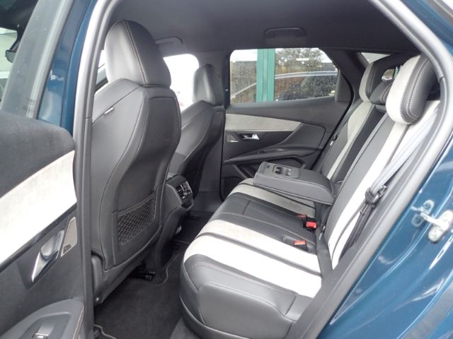 Fahrzeugabbildung Peugeot 3008 Hybrid4 300 GT 1.6 Plug-In Easy-Paket Alcan